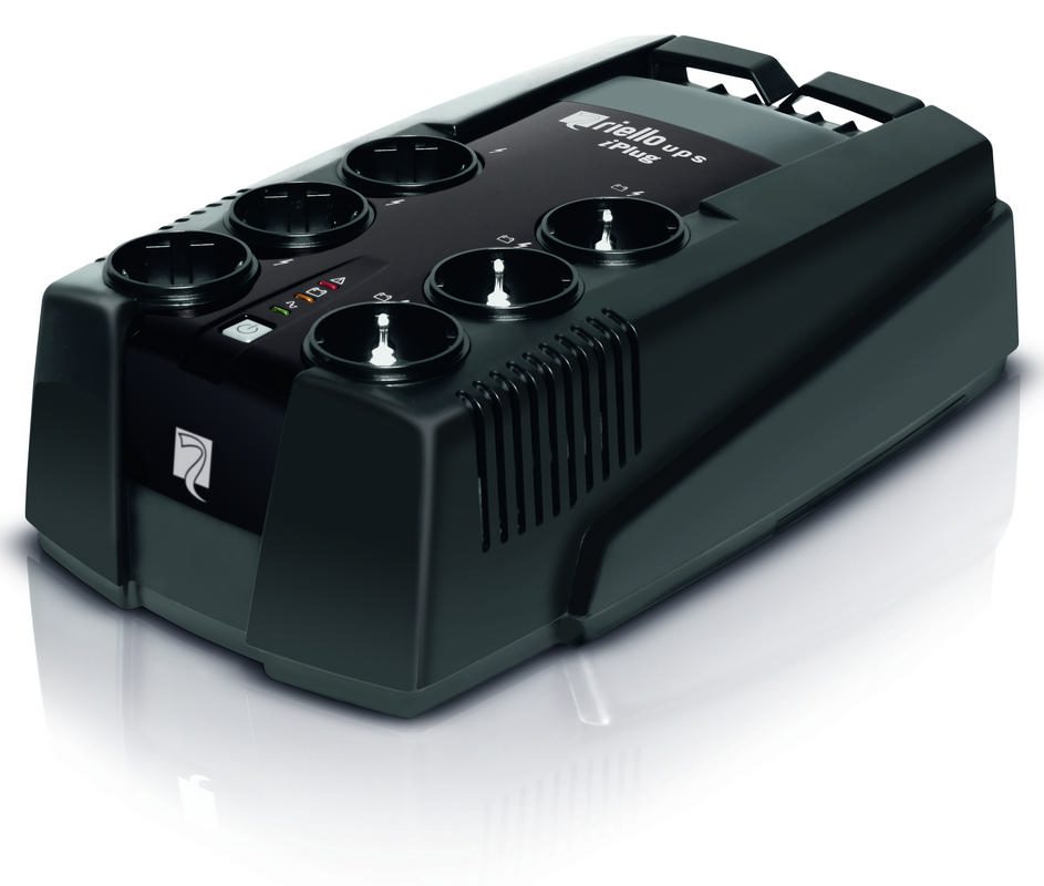 UPS (gruppo di continuità) Riello iPLUG IPG 800 IT, 800VA, ingresso 220 → 240V ca, uscita 230V, 480W UPS (gruppo di continuità) Riello iPLUG IPG 800 IT, 800VA, ingresso 220 → 240V ca, uscita 230V, 480W